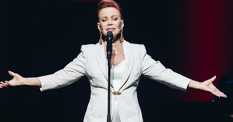 La legendaria artista española Paloma San Basilio hizo historia en Miami al ofrecer un concierto memorable y emotivo que fue éxito rotundo